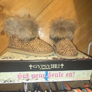 Gypsy Soule LEO Women's Leopard Ankle Boots with Fur Trim and Lining SIZE 8